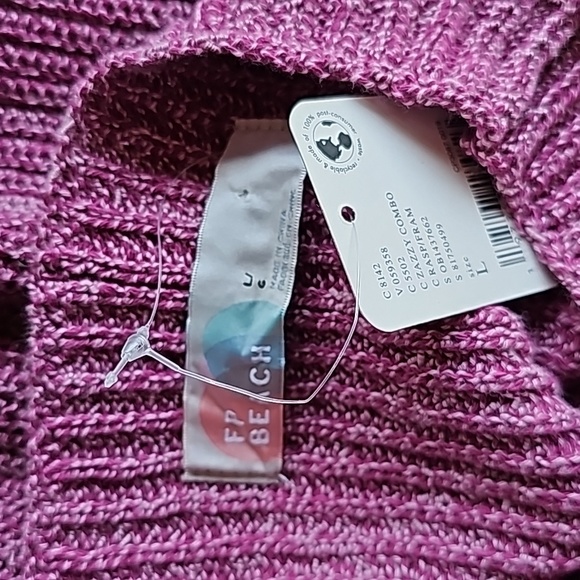 131 FREE PEOPLE FP Beach Sweater - Picture 6 of 8